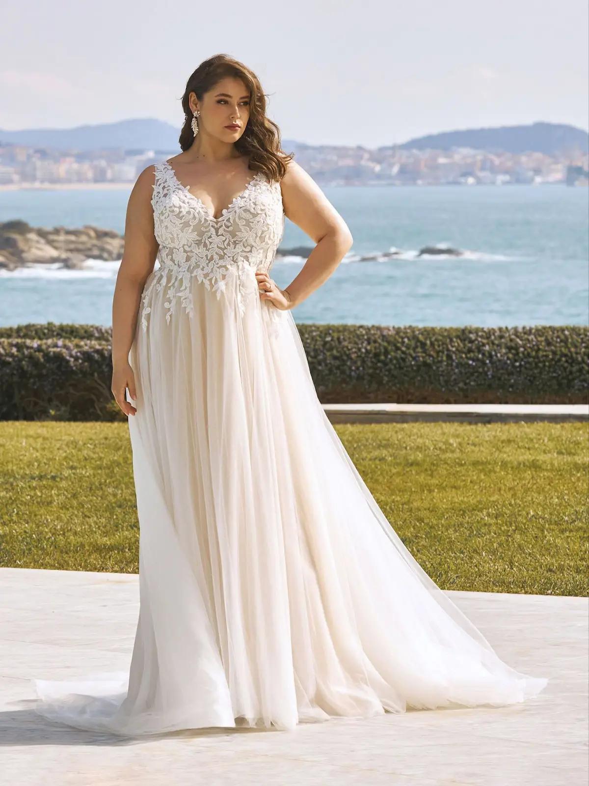 Perfect Gowns for Summer Weddings Image