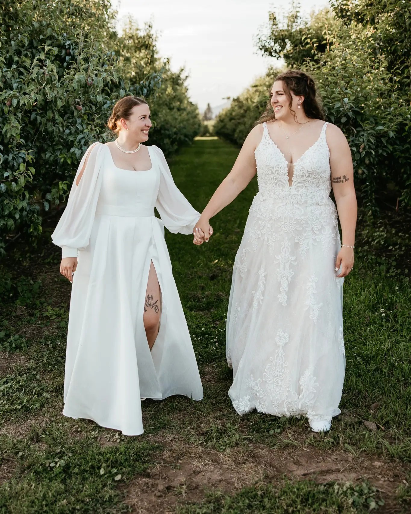 ANIA REAL BRIDES: Kassi & Mary