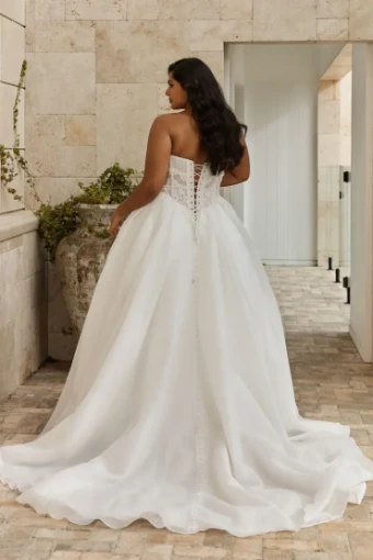 Evie Young Delilah #4 default Ivory thumbnail