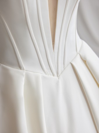 Maggie Sottero Derrick #6 Ivory (gown with Natural Illusion) thumbnail